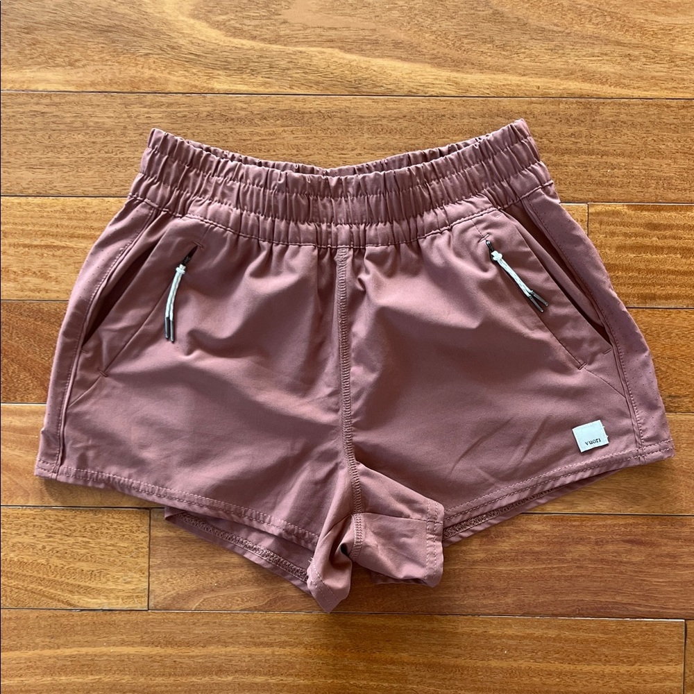 Vuori women’s athletic shorts XS